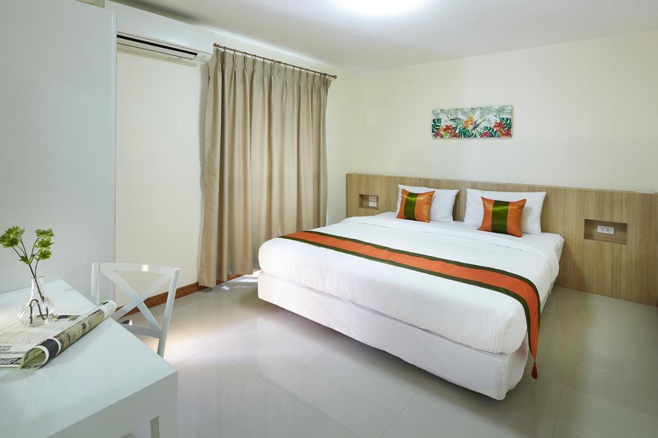 The Plimplace Hotel Bangkok Bagian luar foto