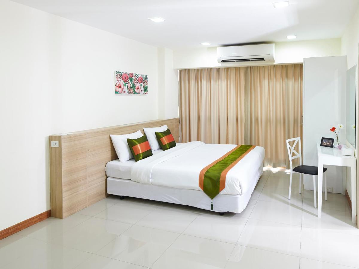 The Plimplace Hotel Bangkok Bagian luar foto