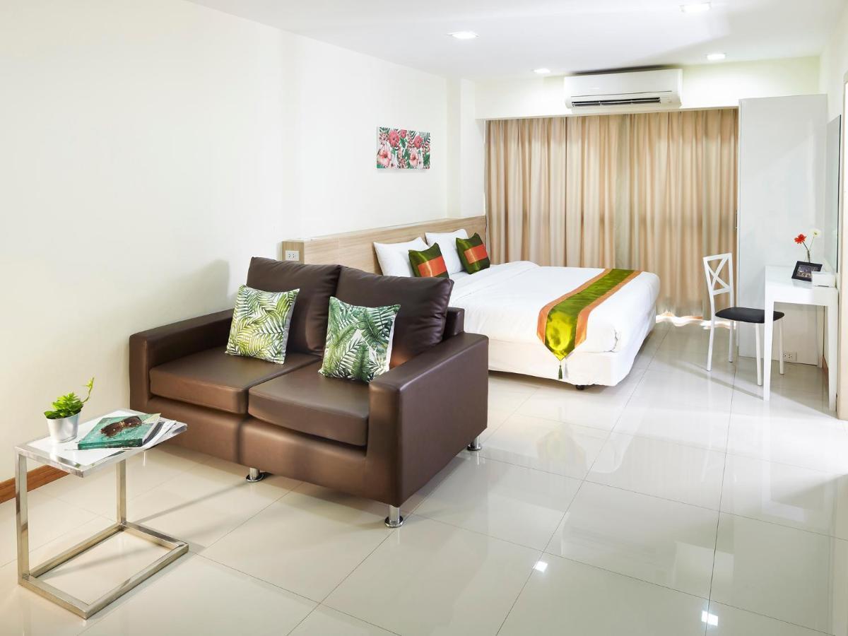 The Plimplace Hotel Bangkok Bagian luar foto