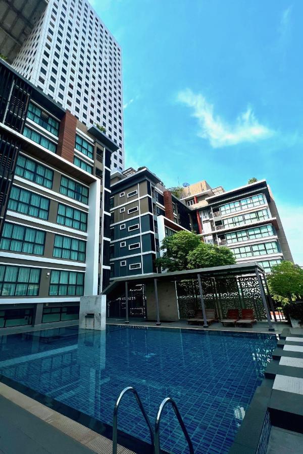 The Plimplace Hotel Bangkok Bagian luar foto