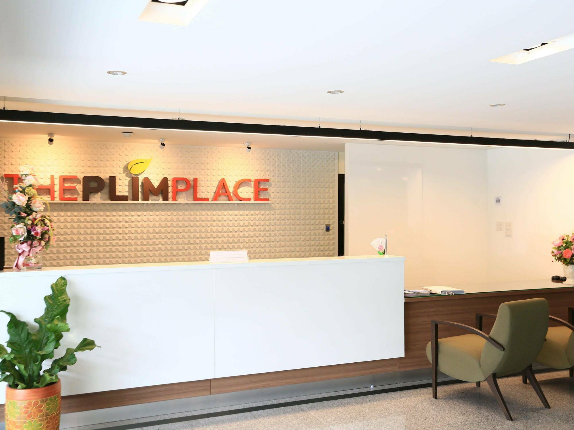 The Plimplace Hotel Bangkok Bagian luar foto
